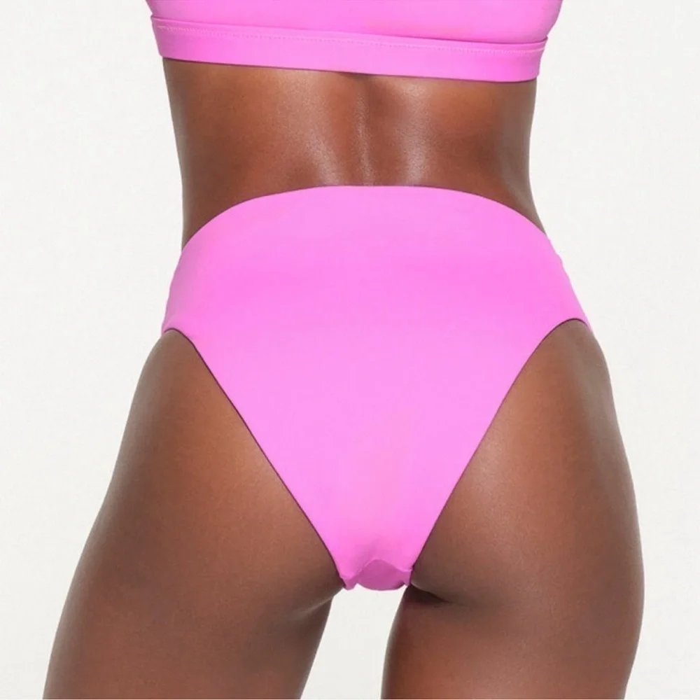 Skims (B10) signature swim mid waist bottom neon orchid NWT SIZE M